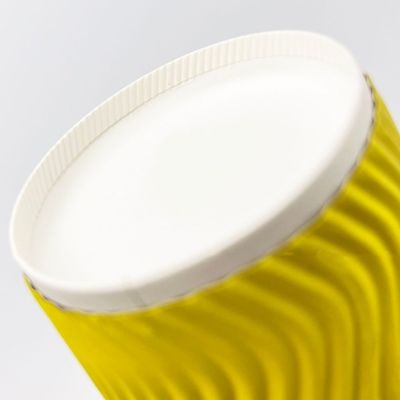 4oz 120ml 8oz 250ml τα μίας χρήσης εγγράφου φλυτζάνια καφέ φλυτζανιών κίτρινα με το καπάκι κυματίζουν τον τοίχο