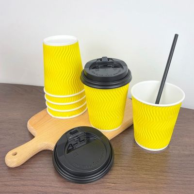 4oz 120ml 8oz 250ml τα μίας χρήσης εγγράφου φλυτζάνια καφέ φλυτζανιών κίτρινα με το καπάκι κυματίζουν τον τοίχο